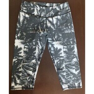 Fabletics Define Mid Rise Crop Legging Womens Sz Medium Black White Malibu Print
